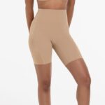 Beauty Shaper Guaina a gambaletto
clean cut deep sand 1786-722-L